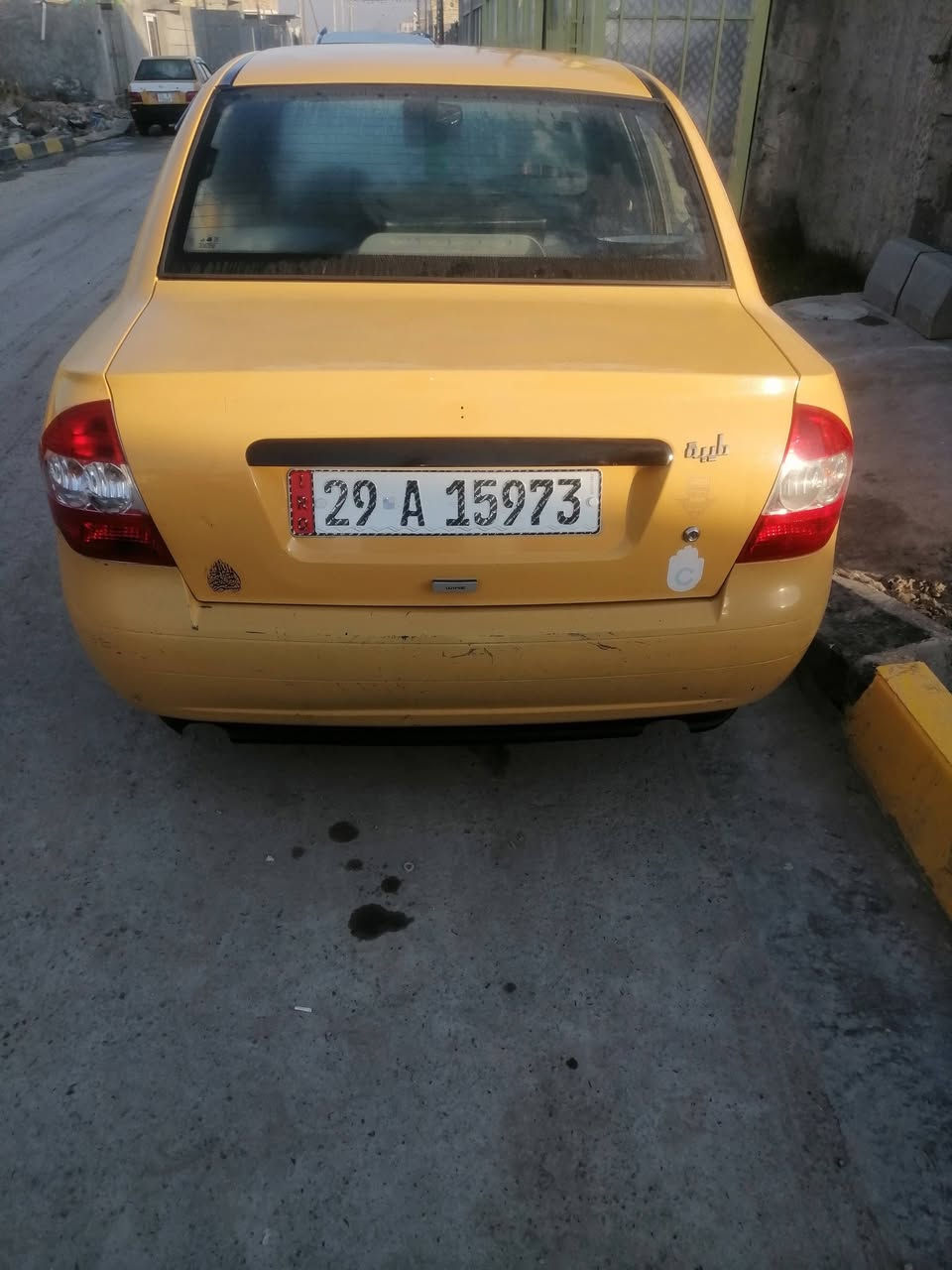 سلام عليكم للبيع طيبه موديل 16 رقم وسط انكليزي مشروع وطني مكينه وكير خير من الله سياره حلوه نضيهة سعر ٣٩ بسمي سنويه  وبيه مجال  مكان سياره بعداد زعفرانيه رقم *********** شراي يتصل ويدلل
