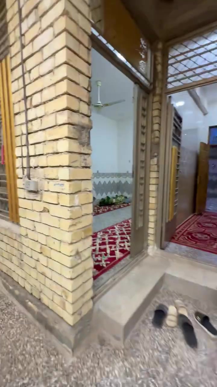 بيت البيع مساحة 75 متر. طابقين يحتوي على استقبال ومطبخ وحولي كبير + غرفتين نوم  + بيتونه 6X6 العلوان شارع الصبه قرب اسواق ام علاء ***********

