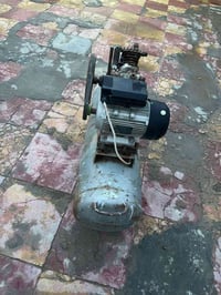 كمبريسر هواء • الرميثه • للبيع