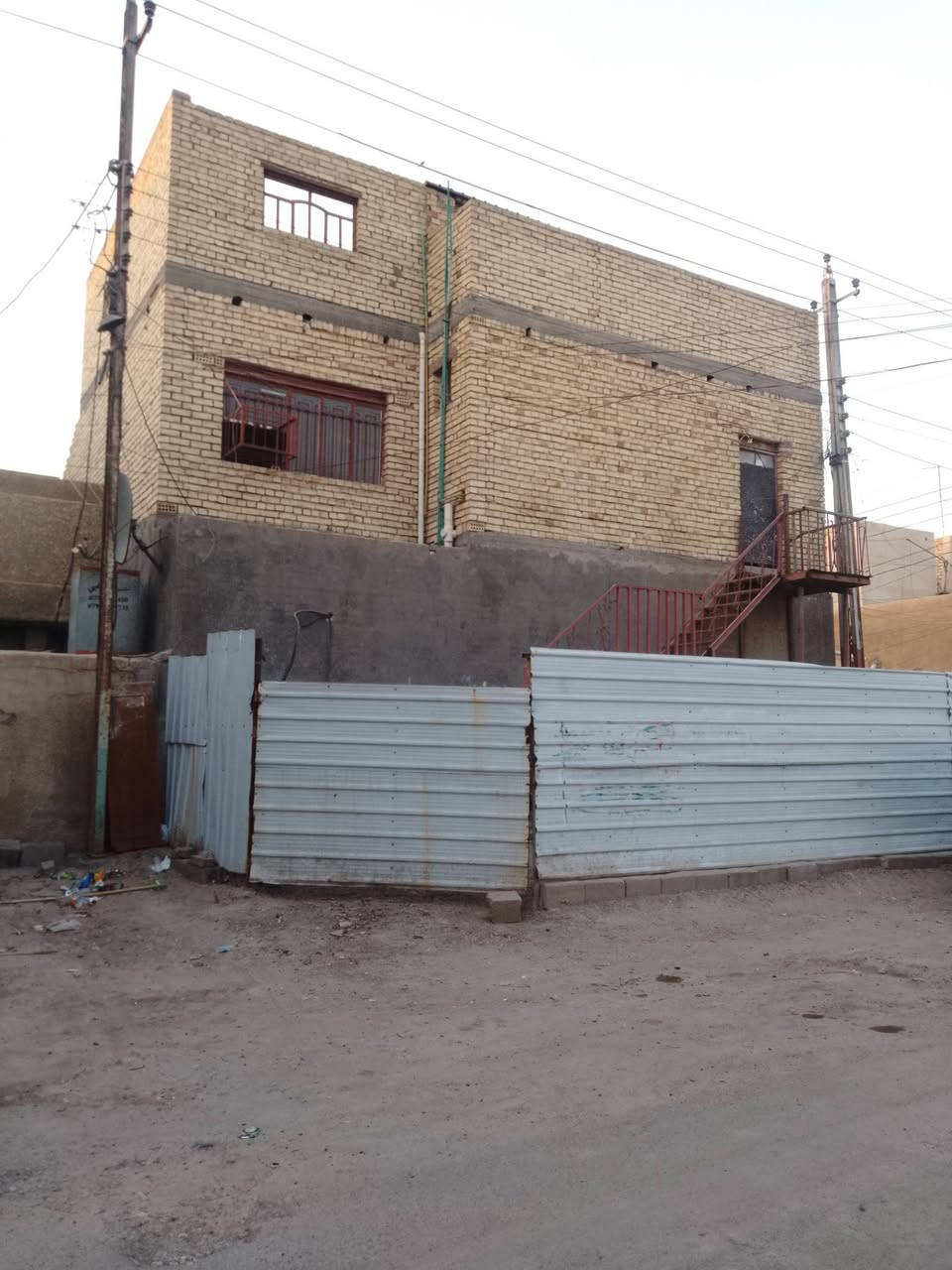 مشتمل طابق ثاني الايجار التواصل *********** حي العامل
