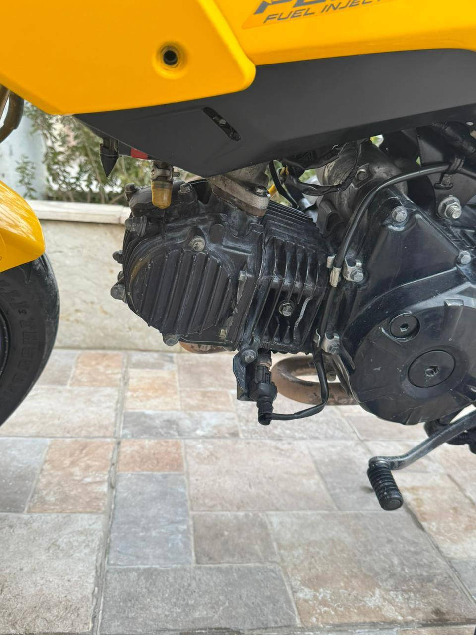 سلام عليكم دراجه هوندا كروم
مكينه بلاديه لا تبخير وتنقيص 

صالنصه رياضيه  طسه ناعمه اشاير شغال. 

ماشيه 35 الف  عنوان الشعب 
سعر 800 الف
نمر 4 
رقم ***********
