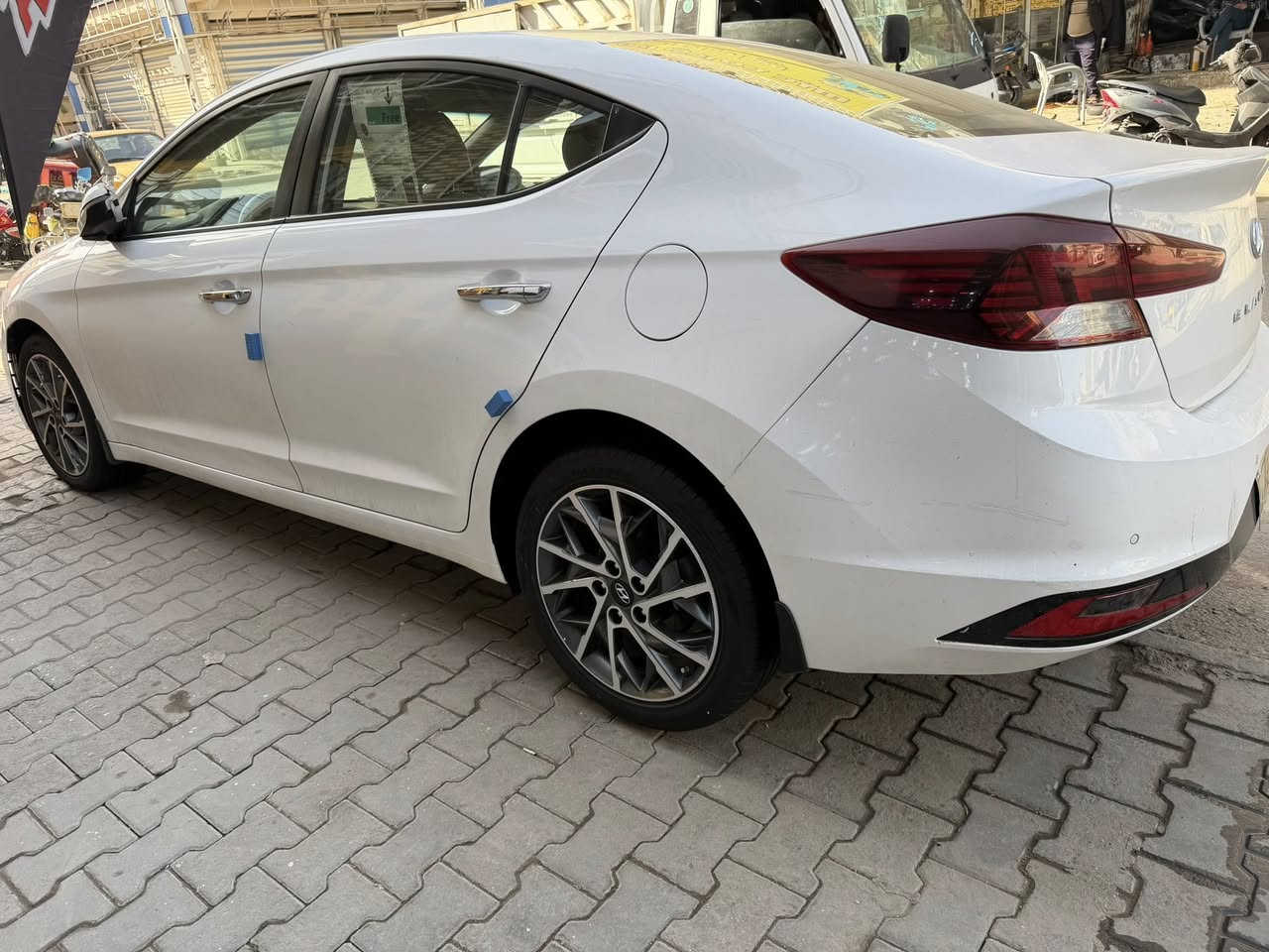 السلام عليكم ورحمة الله للي يدور جديد الانترة ٢٠٢٠ مكفوله من التبديل والصبغ بيه بارد بين الجاملغ وباب السايق فقط شيل قليل كلش والباقي كفالة عامة ماشيه ٨٥ رقم اربيل السيارة ٥ ويل كب فول سبير منازل محرك برغي ممفتوح السيارة ستعمال شخصي عنوان السعر ١٦٠ عنوان السيارة نجف مامتواجد علفيس *********** اذا ماعجبك السعر اعبر المنشور لتكسر بحلال العالم فدوة رحتلك
