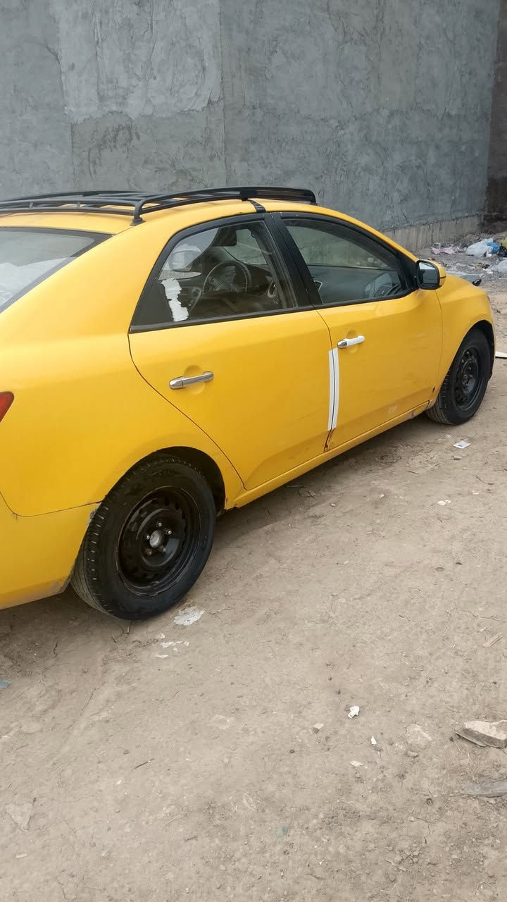 فورتي ٢٠١١ مكينه جيدي اي محرك وكير خير من الله حادثهه جاملغ اليمنه بدون دواخل بيهه خياس خفيف بل ذيول مال جاملغ الخلفي ***********
