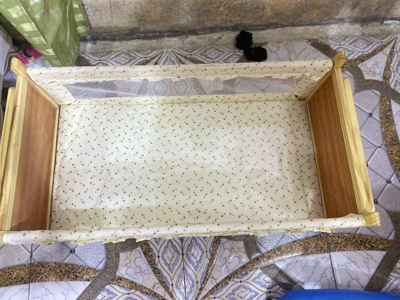 السلام عليكم ورحمة وبركاته كاروك البيع نضيف ومستخدم شي قليل يشهد الله مكاني البصره الامن الداخلي سعر 100وبيه مجال رقم ***********
