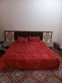 كربلاء الحسينيه • سرير