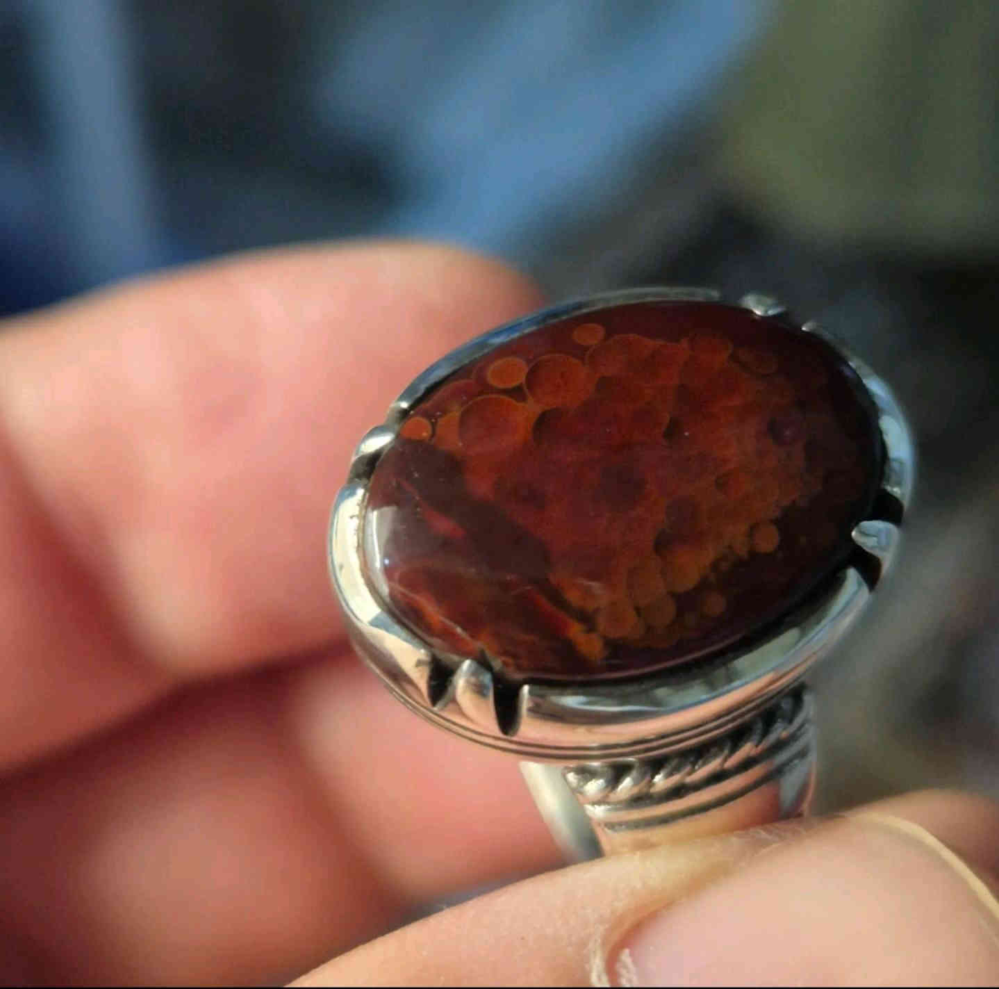 مصورة ربانية..!!💫
خاتم فضة جميل جدا.. من العقيق الأحمر الكبدي المزعفر اليماني الأصلي الطبيعي غير المعالج يجيك مع كارت ضمان المنشأ والورشة وعدم المعالجة بعد شنو اكثر من هيج ضمان هاي بس يمنة..!! 👌🌿
من ورشة ناصر محمد العراقي وكيل اليمن للعقيق في العراق والدي 🌹
فضة قالب عيار 925
_ واتساب /***********
🚕خدمة توصيل لجميع المحافظات 
🔖ضمان الحجر مدى الحياة (طبيعي & يمني)
📋وصل ضمان مختوم 
الموقع /شارع كوفة نجف فرع مأكولات خوخة#العقيق #زمرد #ياقوت #احجار_كريمة_طبيعية #العقيق_اليماني
