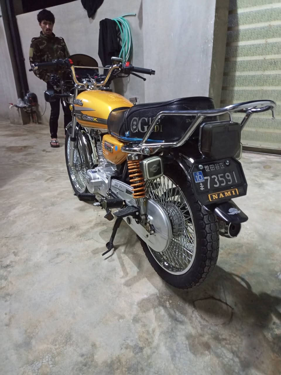 السلام عليكم شباب ماطور للبيع موديل 24 جديد السعر 750 وبي مجال اتصال وتدلل 
***********
