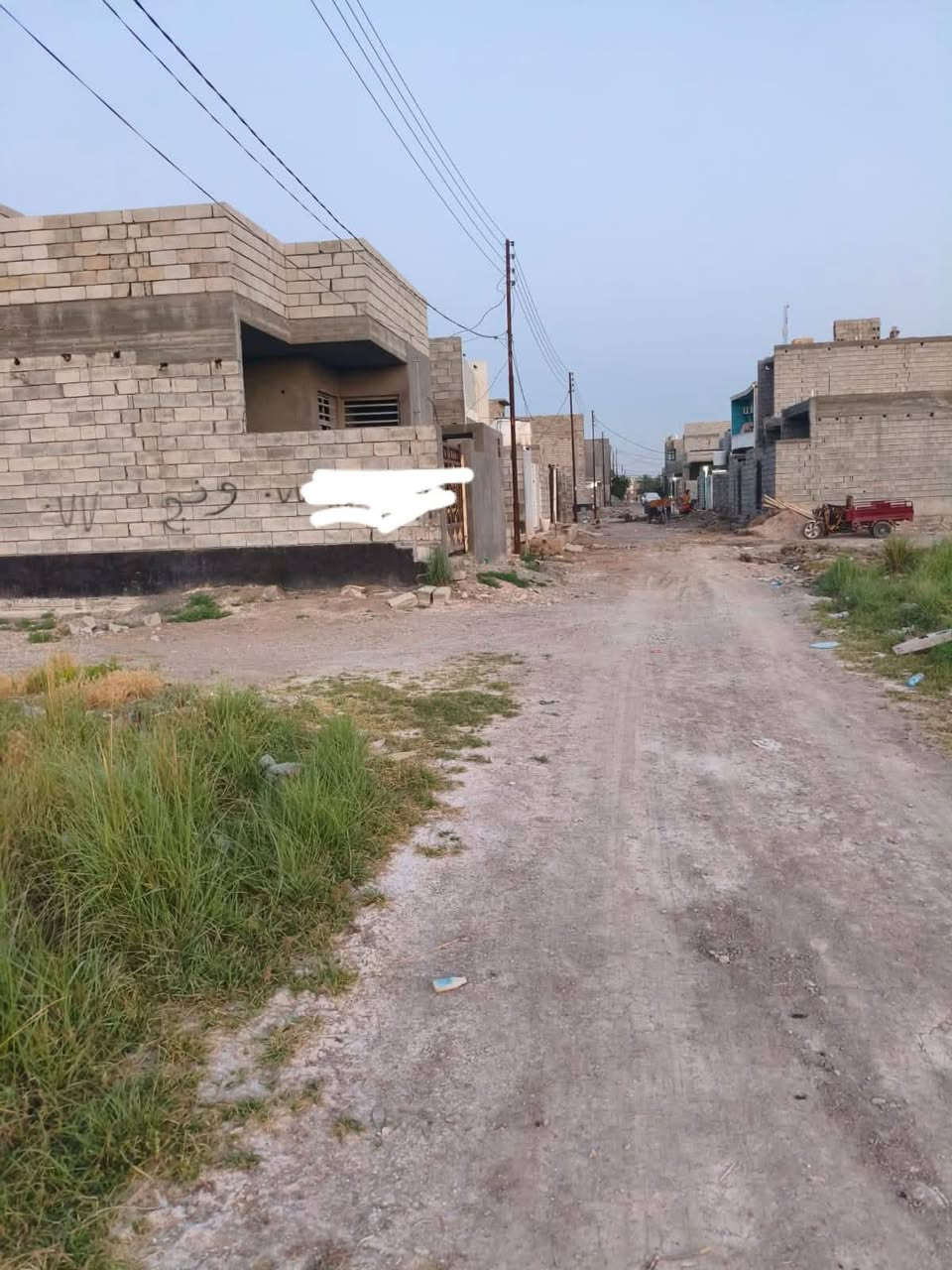 *للبيع قطعة أرض - ديالى بعقوبة / بهرز حي الشرطة*
- *الموقع*: قرب جامع الشكور، بالفرع الثالث على اليسرة  

- *المساحة*: 100 متر، الواجهة 5 متر × النزال 20 متر  

- *الطابو*: زراعي، سند 25، ملك صرف  

- *السعر*: 18 مليون، بيها مجال شي قليل  

*للاستفسار (واتساب متوفر):*  

***********  

***********
