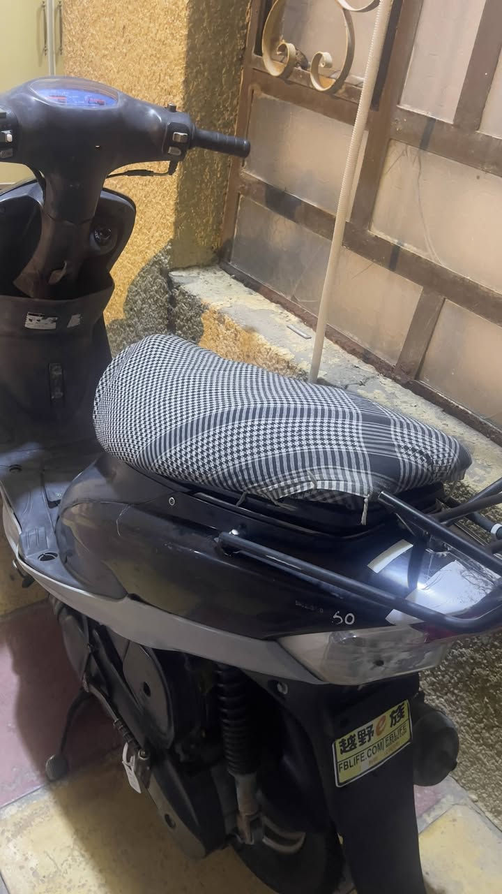 سلام عليكم 
الدراجه  مرواس بكير  
مراوس بكير فقط ويكون أصولي 

*********** ساجد
