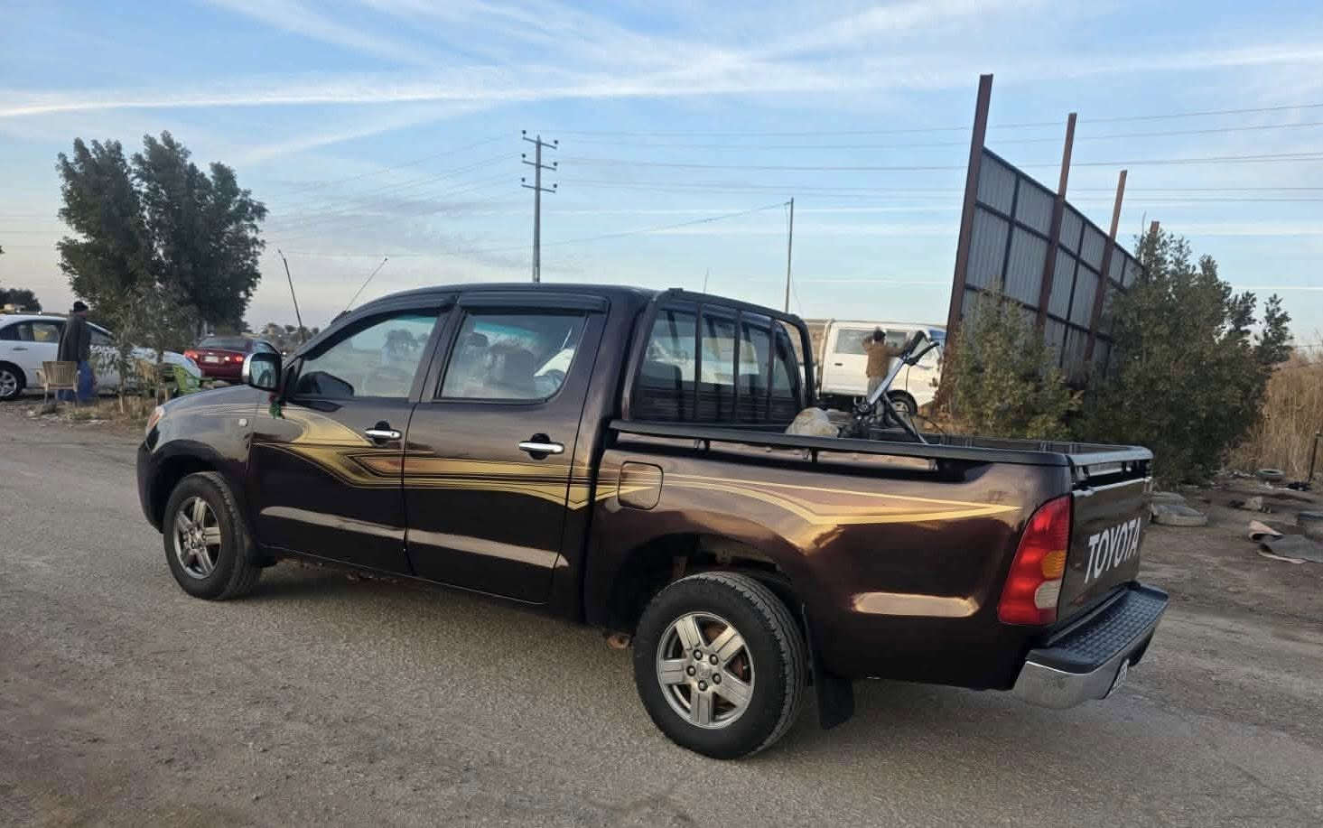 السلام عليكم
،للبيع بيكم تيوتا هايلوكس موديل 2006 رقم واسط  سنويه مجدده ل2030  بأسمي شخصياً سياره مصبوغه حزام فقط لجمالية الباقي كفاله عامه-كير-محرك-اكسل-تاير  اتصل وبيك خير وتدلل تشلع عيوني
‭0772 418 9924‬
‭0781 016 7389‬
