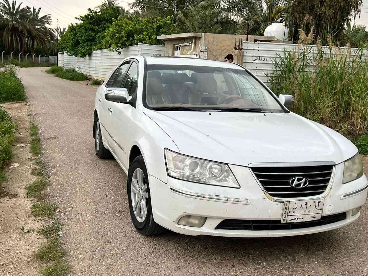 سلام عليكم 
سوناتا موديل 2009 للبيع 
السياره خليجيه بدون صبغ كفاله عامه 
فول مواصفات داخل بيجي واحد على واحد 
مكينه 2.4 سعرها 125 وبيها مجال حك الجيه 
مكاني بغداد الحريه 
للأستفسار الاتصال على الرقم ***********
