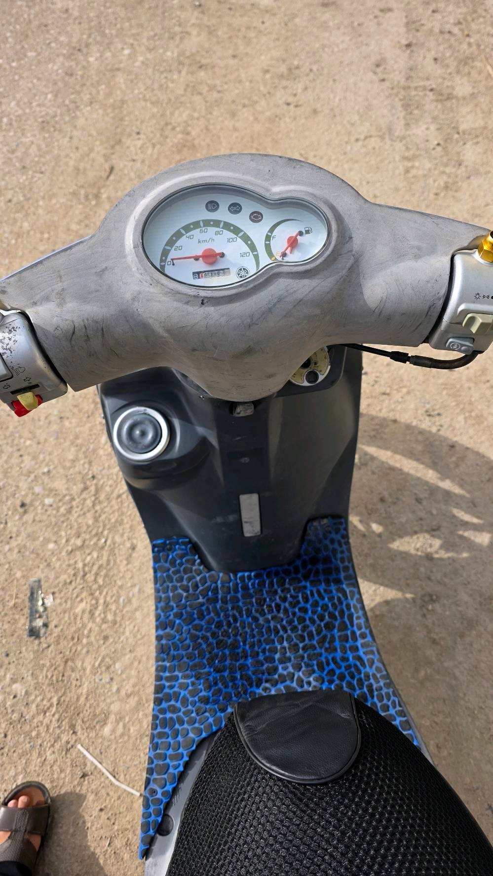 دراجة فلة للبيع العنوان البصرة قضاء المدينة نضافة فول تجي وتشوف انضف من الصور 