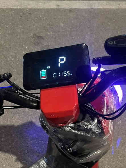 سلام عليكم R9للبيع دراجه نضيفه وكامله اي نقص مابيها ماعده بس لتكيه لوره ولستان شوي بي ثكل بلرفع بس لدراجه نضيفه واي شخط مابيها ماشيه قليل سعر450،تواصل ع واتساب ***********،مكان بصره تقاطع الكزيزه
