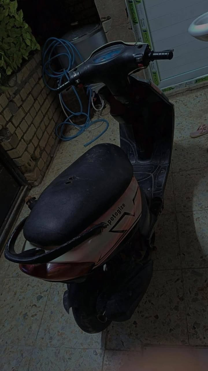 السلام عليكم. ماكس للبيع دراجه حلوه 

شلعه ومعدل باتري جديد مكاني بغداد الامين 

***********.    عارضه ٤٥٠ وبيه مجال
