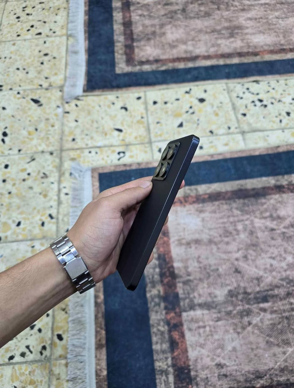 السلام عليكم
شاومي 14 تي برو
ذاكره 512  عشوائية 16 +12
شاحنه 120 واط 
كامرات من لايكا التصوير يخبل 
كارتونه كامله  
شاشه 144h
معالج Dimensity 9300 Plus
كفر ولاصق حمايه اصليات
سعره 525 وبي مجال قليل 
مكاني حله
***********
