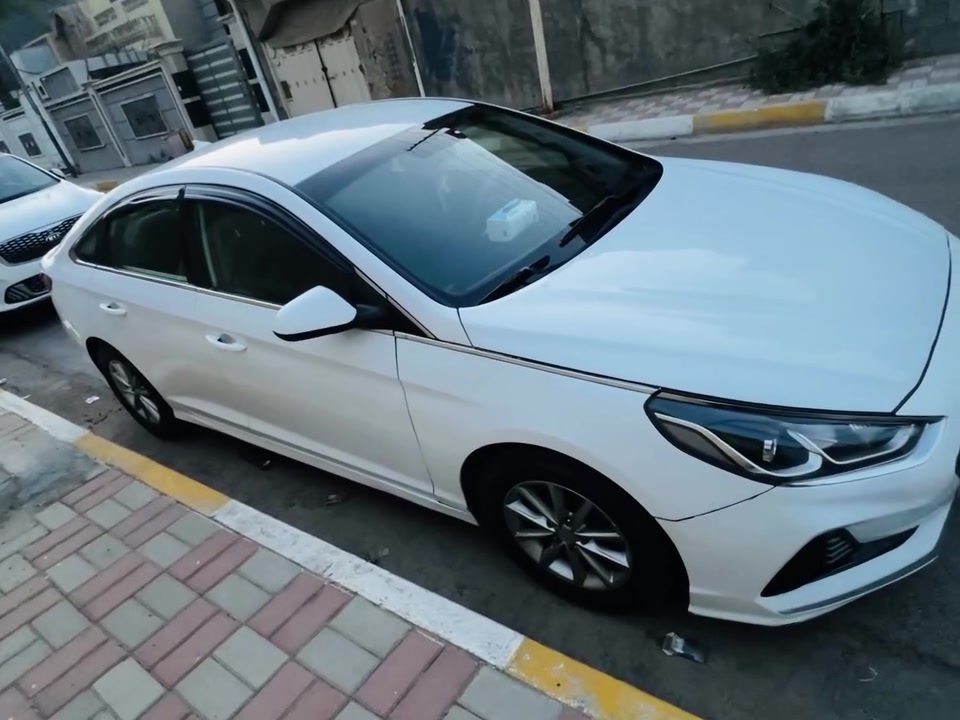سوناتا للبيع موديل 2018 امريكي نظيفه كلش وجاهزه من كلشي  محرك 2400رقم انبار بيه ضربه في امريكا جاملغ  السعر 115وبي مجال لتواصل على الرقم ‭0780 972 4023‬
