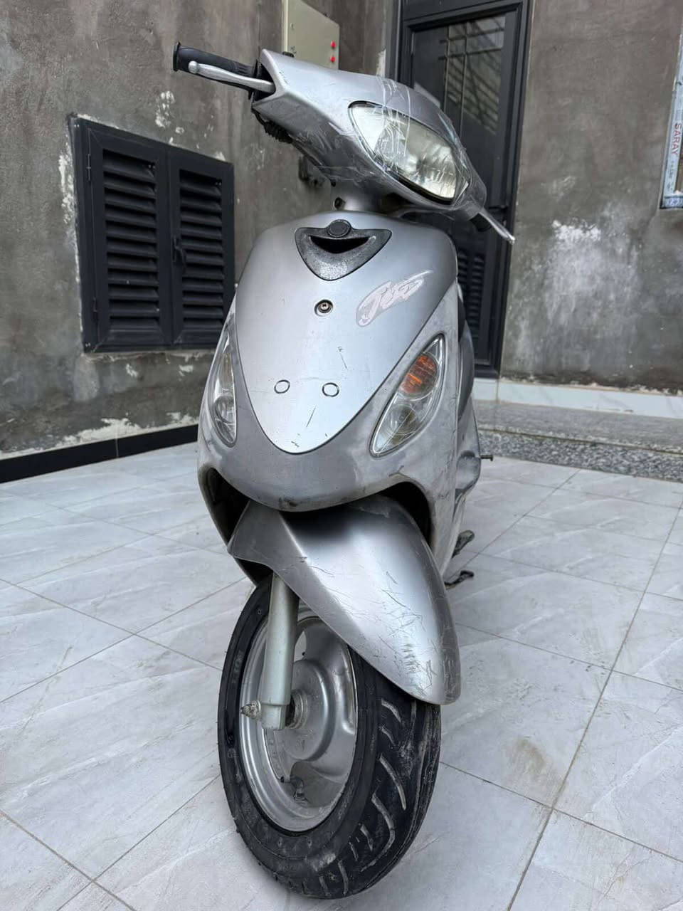 السلام عليكم عيني دراجه ماكس منغولي للبيع 
دراجه ساله شهر طالعه من حاويه دراجه مكينه بلادية مامفتوحة وصل موجود عندي دراجه مابيه نقص برغي واحد كهربائيات لايتات كله شغال سلف هندر شغاله دراجه على اخر حبايه كامله عنواني الناصريه مركز. 
رقمي/*********** دراجه خير من الله❤️
