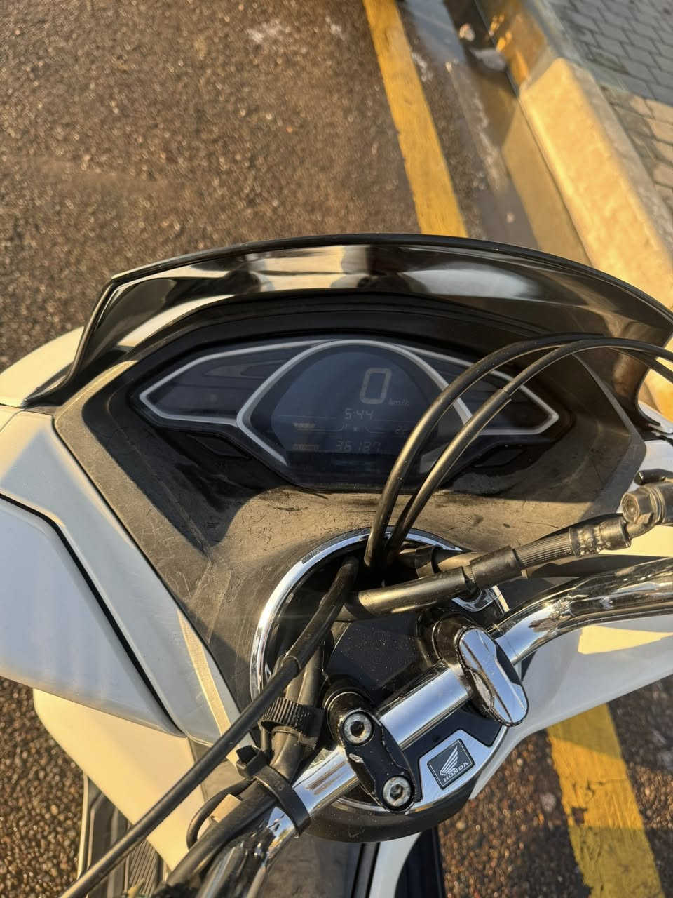 السلام عليكم حبايب عندي بي تي اكس موديل 2017جيل الثالث جديده اريد اراوسها او بيع مراوس فقط تي ماكس وانطي فرق مو مشكله ***********
