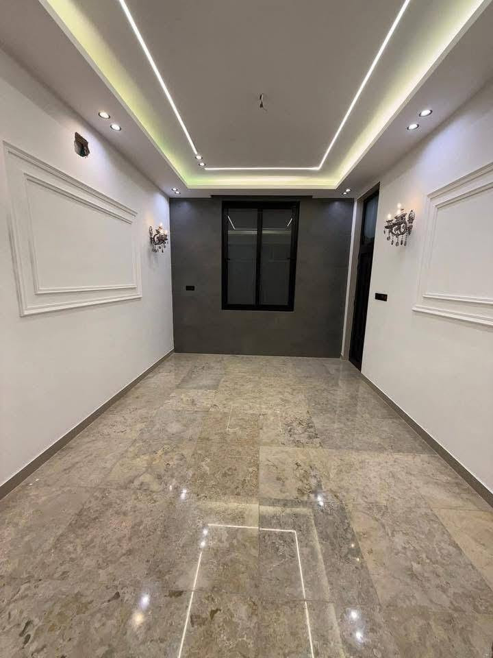 ‏‎‏‎دار للبيع او المراوس في النجف الاشرف
حي السلام
مساحه الدار  ١٠٠ م  
شارع ١٠ موقع مميز
مربع  ١٠*١٠
طابقين ٤ غرف نوم 
قرب الاربع شوارع 

‏‎  للاستفسار مراجعة مكتب العطاء للوساطه العقاريه في حي الجامعه شارع ابو حكمت مجاور باقر مول 
او الاتصال 
‏‎*********** (يتوفر واتساب)
