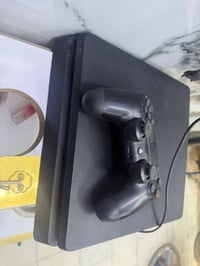 بلي 4 سلم نضيف الجهاز شغال 100بل100 بس القارئة مال قرص بيهة مشكلة تصلي...