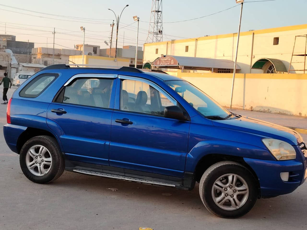 السلام عليكم  للبيع 
سبورتج  2008 خليجيه مكينتها 2000  تبريد تدفئه كله شغال شاشه كبيره وكامره تخم تاير جديد وباتري جديد رقم  بغداد دولي بأسمي مكفوله من الضربه والصبغ بيها بارد كد خمس اصابع باب الصدر وعوجه زغيره بحافه البنيد ومخليها ممصلحها وموضحات بلسونار والصور والسونار مرفق ماشيه ٢٠٠ كيلو متر 
السياره  ممتعوبه  هزه وسنويه جديده
السعر 120
عنوان الديوانية حولي الخصيمه حجي هندي 
***********
*********** ديوانية, القادسية
