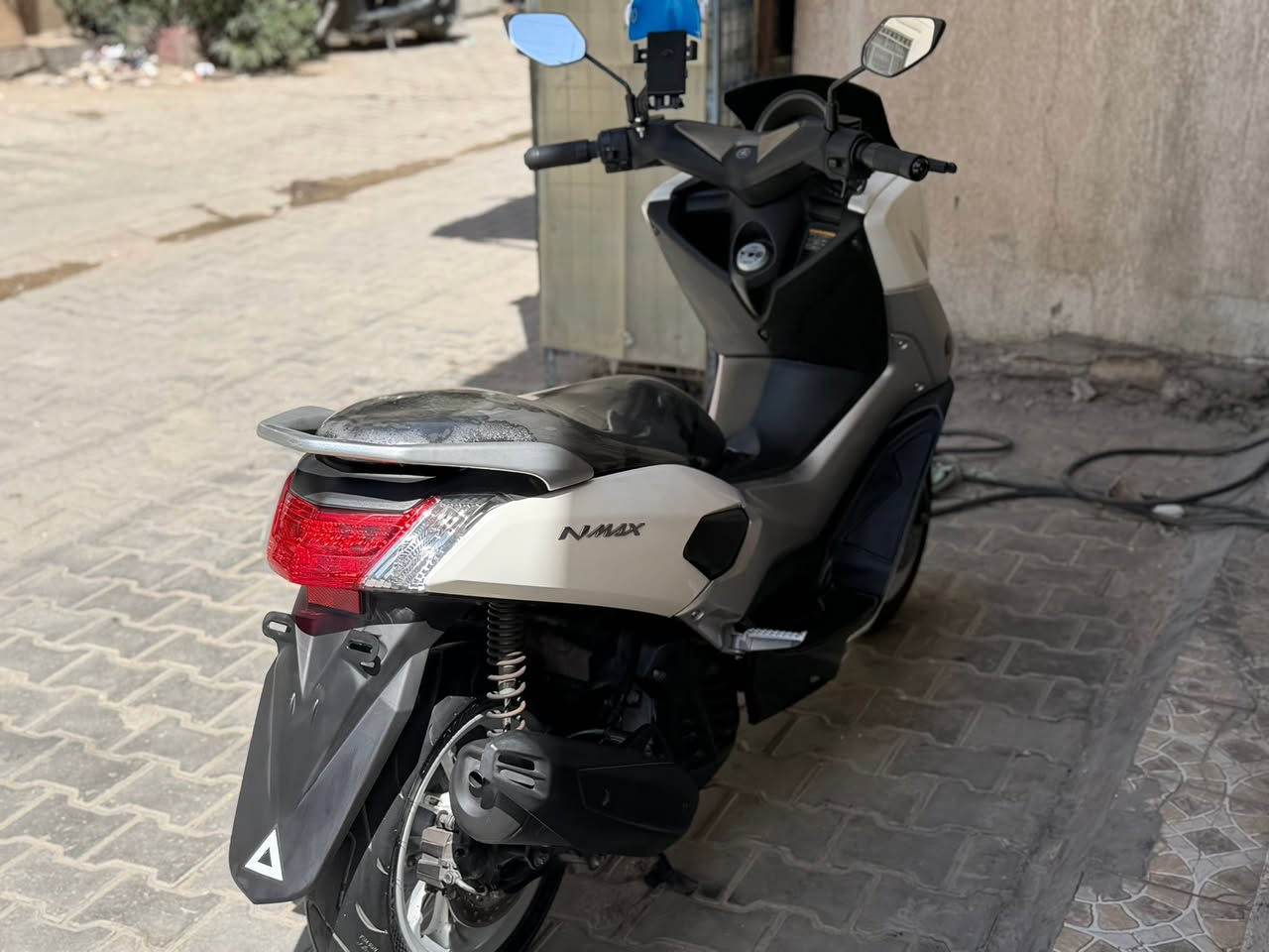سلام عليكم 
للبيع دراجه n max 
دراجه جديده بشهر الرابع ماخذها من معرض دبي
مكفوله كفاله عامه من كفرات ومن المكينه ومن كلشي
سويجات 2 بلاديه 
ستاند كهرباء 
موديل 2020
ماشيه 23 
مكينه 125 
السعر 15 $ورقه
مكاني بغداد الاعظميه رقمي ***********
