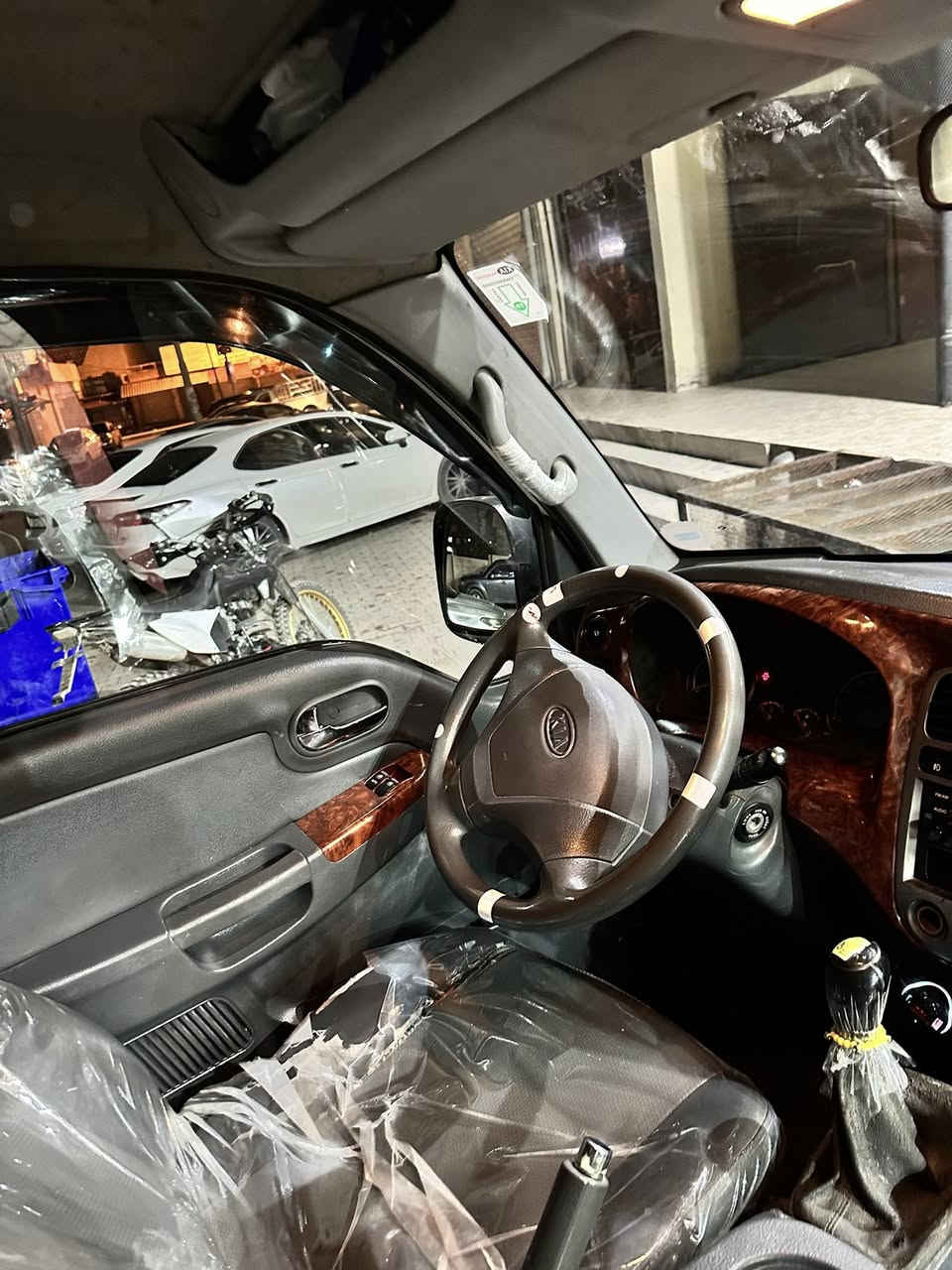 مۆدێل ٢٠٠٨
گێڕو مەکینەو ئەکسلوو کارەبای و هەمووگیانی بەشەرت 

مەکینە ٣٠٠٠ هەزاری ئەنجکتەر

دەعموو لێدراوی نیە 

سەیارەیەکی تابڵێ جوان و بێ مووشکییلەیە 

کامل مەسرەف کراوە 
 
گەرمی و ساردی عیشەکات 

برێکی بەسراوە 

٦ تایەی تازەی لەژێرە 

٤ تایەی دواوەیم کیردوە بە ١٣ حازیرە بۆ بار 

شوێن /پیرەمەگروون 

ژ.م/***********
***********
