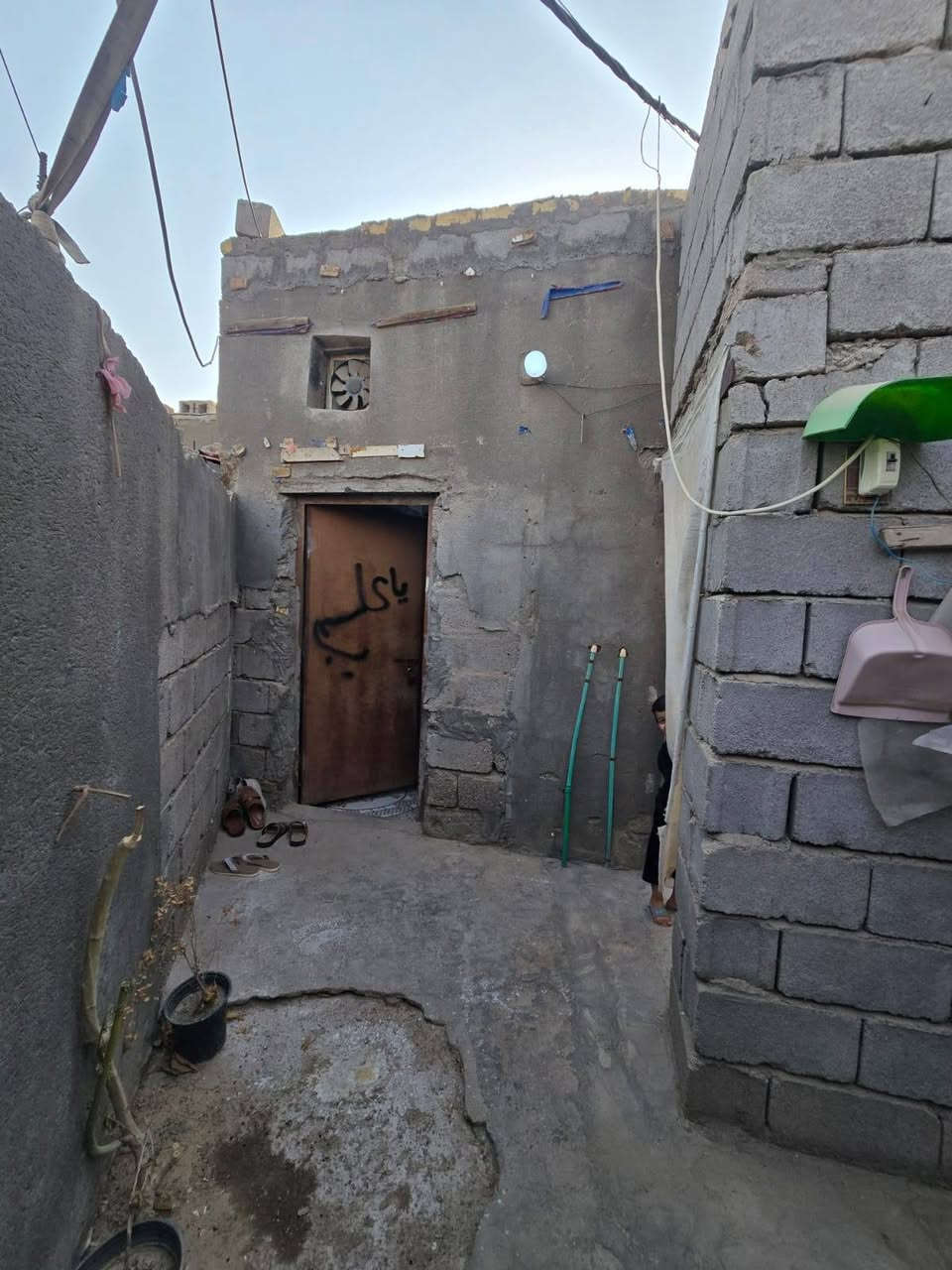 بيت برخص التراب لايفوتك
#المساحة :: 110
#السعر :: 10 بي مجال
#وقف مامسجل
#يحتوي :: غرفتين منام صالة صحيات داخلية وخارجية
استقبال طارمة ومطبخ 
إبي الخصيب - محيله
بيع مستعجل 
لاستفسار ***********
