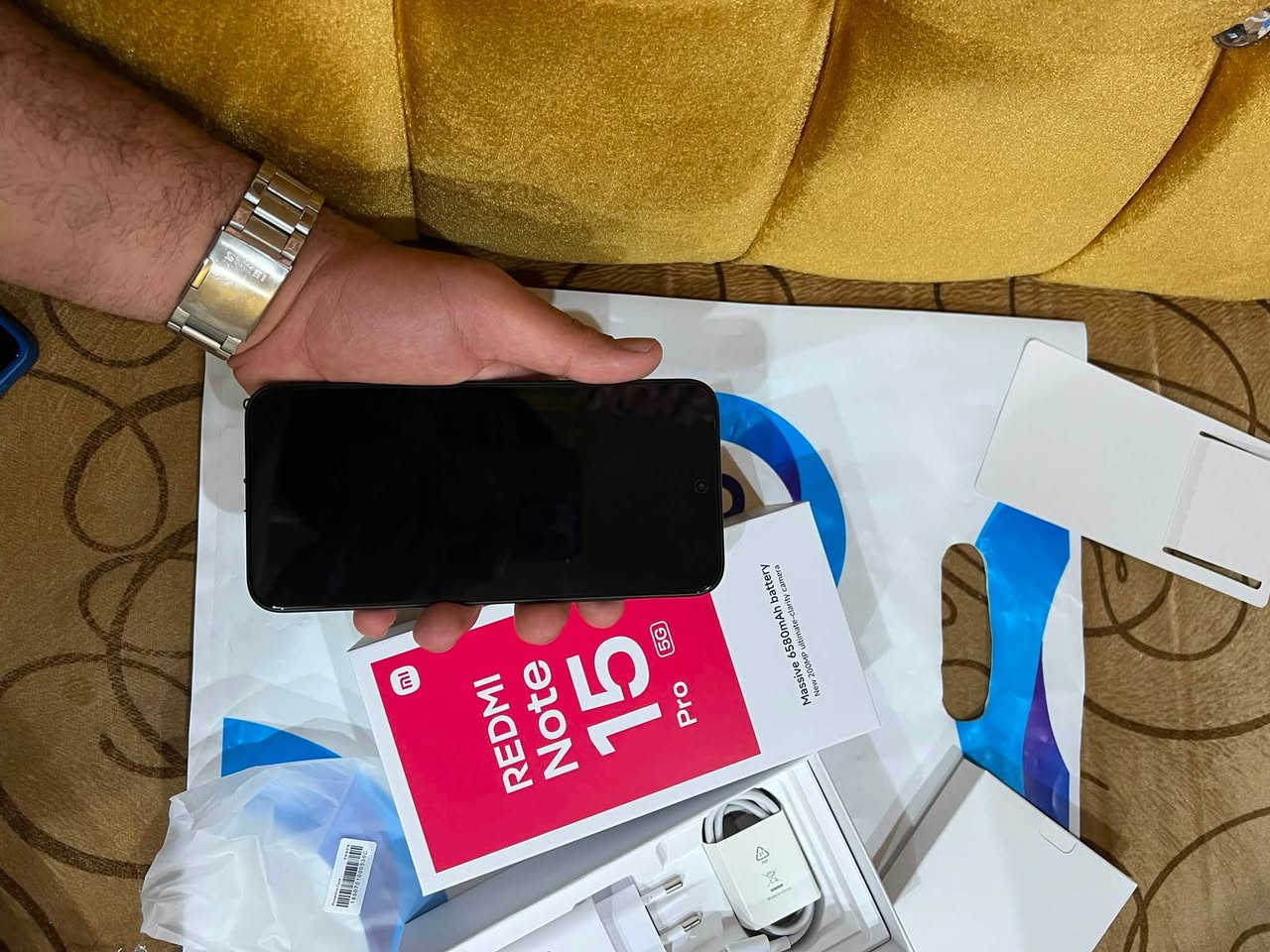 للبيع ريدمي نوت 15 برو 5G التلفون توا نازل اخر اصدار ليوم اخذته واحتاجيت فلوس وعرضته للبيع لجهاز خير من الله فول مواصفات ذاكرة 256 الداخلية 12 كامرة 200MB 6580MAH جهاز مامستخدم ابد فقط نفتح كارتونه شاحنة 45واط اعيذ واكرر الجهاز غير مستخدم فقط مفتوح كارتون السعر 475قفل تواصل ***********
