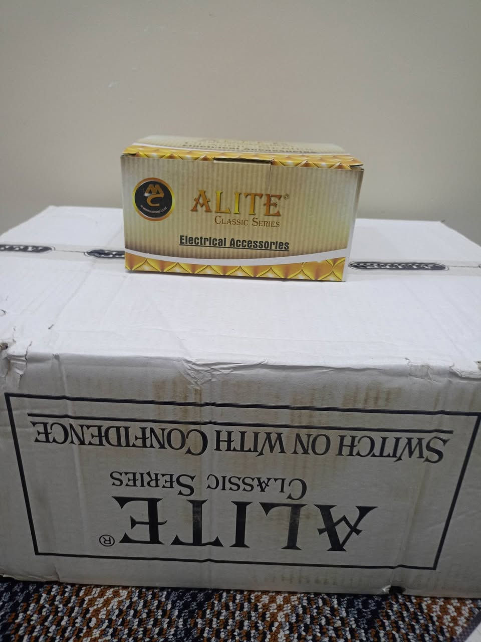 بلك سويج الأيت اصلي نحاس 
تعبئه 100 قطعه سعر الكارتون 80 
لتواصل ع رقم 
***********
