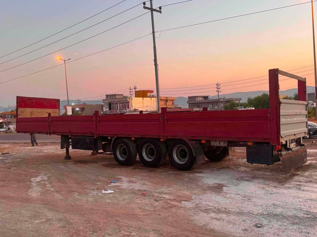فلات رەبت سلیمانی
دنگیر ساف  ڕربتی سلێمانی تاقم تایەی تازەیە
تاک تایەیە زۆر جایزە بۆناو ئیش حازرە بۆ لێکردنەوە  
شانسی نەتەقیوە  ناو تەختەی جوانە شوین عەربەت

***********
