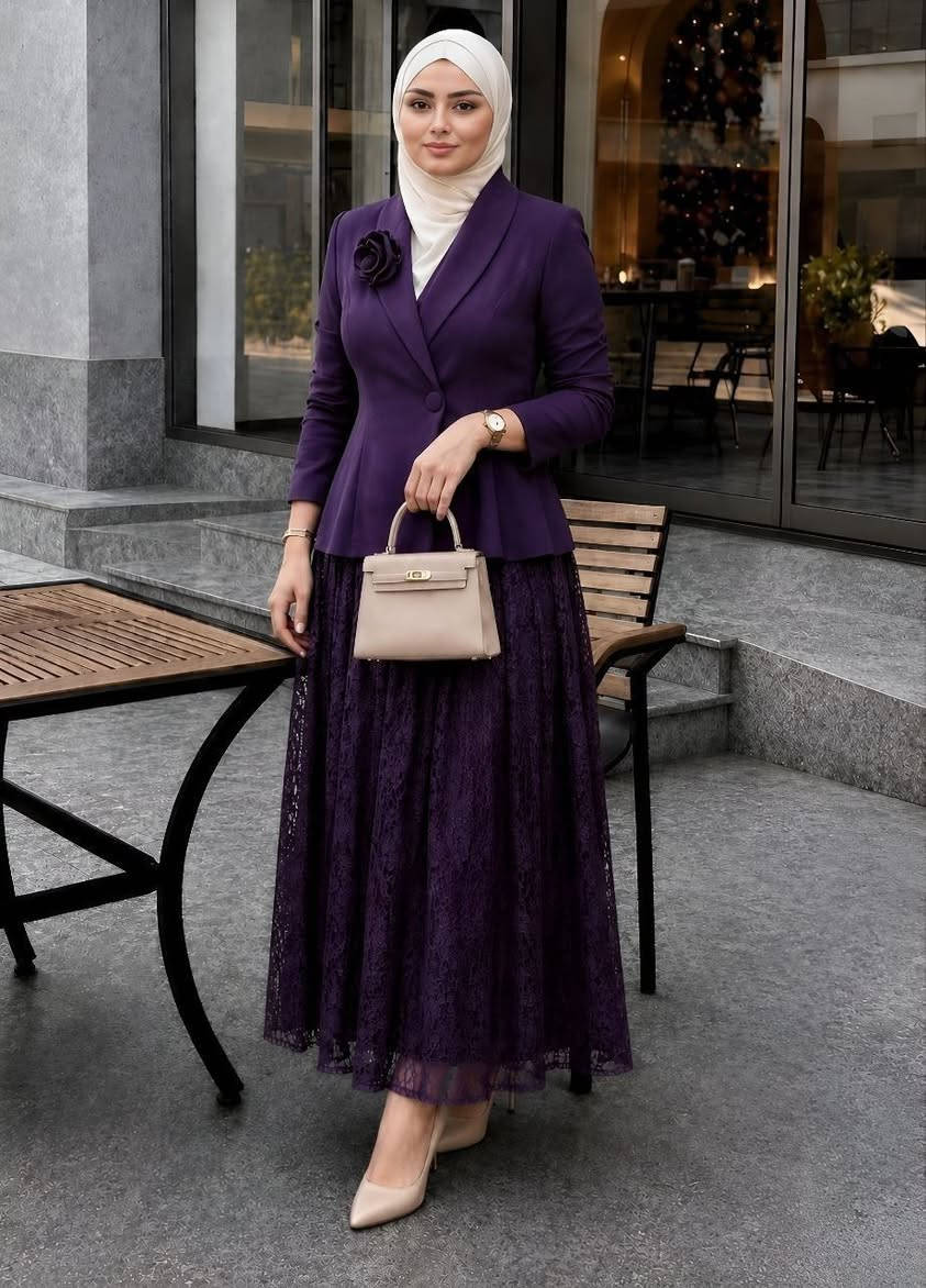 تقدم لكم شركة ريواز موديلنا الجديد 😍 

* طقم بتصميم فاخر Vip يجمع بين الرقي والفخامه في قطعه واحده مميزة ويمكن ارتدأوه مع البروش او بدونه حسب الرغبة 

مكون من ستره وتنورة وبروش هدية  😍

القماش الاصلي جدا فخم   
* ستره مبطنه طول 60 سم
تنورة كيبور مبطن طول 105 سم 

* القياسات 
40/42/44/46/48/50 

* الوان / اسود بيج وجوزي وبنفسج    

* السعر / 75مع التوصيل


**إذا كنت صاحب هذا الإعلان وتريد حذفه لأي سبب، رجاءا أرسل رسالة إلى الدعم الفني**