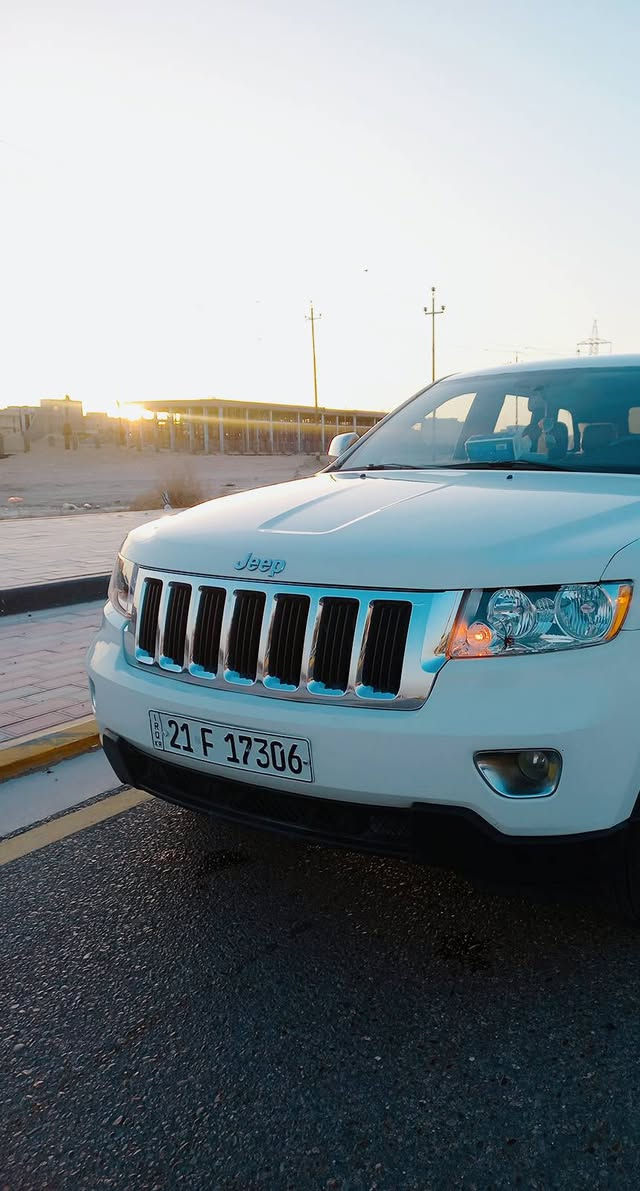 جيب لاريدو 2012 وارد 
رقم سليمانيه 

محرك 6.  بدون ايرباك

مواصفات لاريدو المعرفة

سياره جديده اي نقص ما بيها على ايدي

السونار مرفق ربع باب فقط 

مكان السياره كربلاء

سعر 180$

الي يرغب يتفضل

***********
