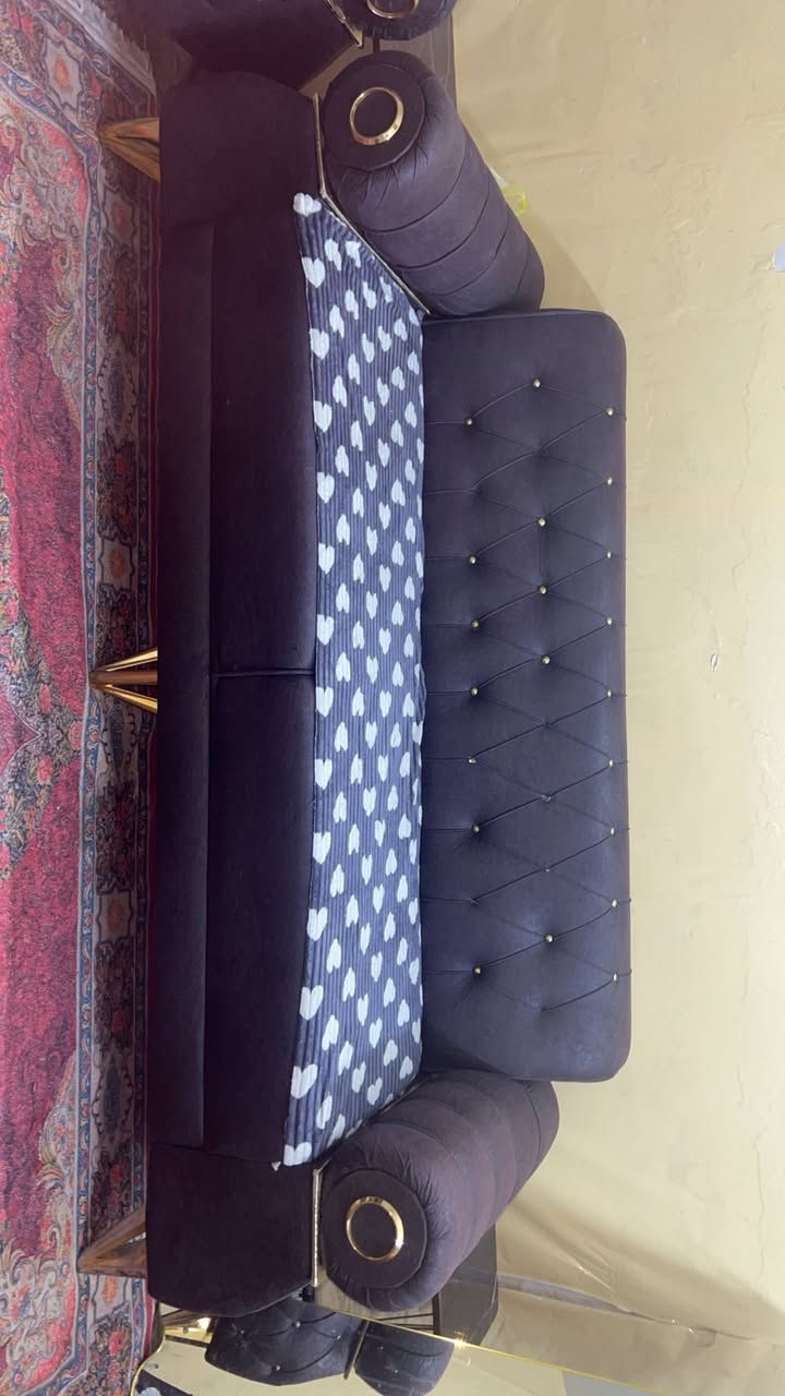 للبيع تخم   ١٠ مقاعد العنوان بغداد الشالجيه قرب نادي الزوراء للاستفسار ***********
