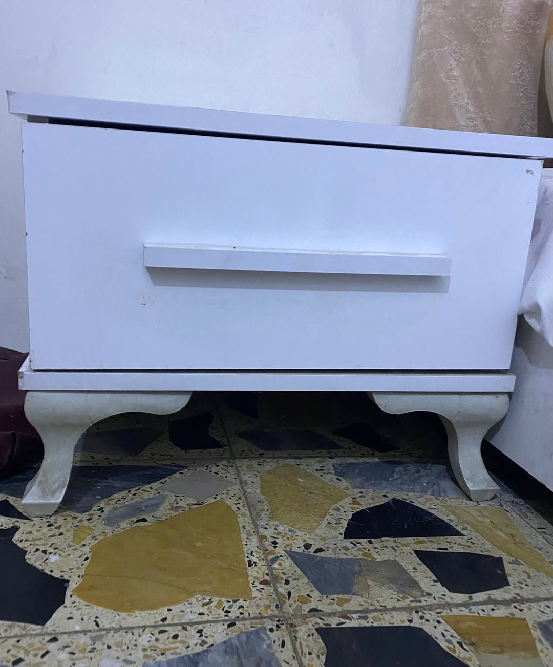 للبيع !!
اثاث غرفة نوم 
كنتور بابين 2 سلايد [150 الف]
ميز تواليت [75 الف]
طابورية [25 الف] 
غير شامل النقل والتنصيب


**إذا كنت صاحب هذا الإعلان وتريد حذفه لأي سبب، رجاءا أرسل رسالة إلى الدعم الفني**