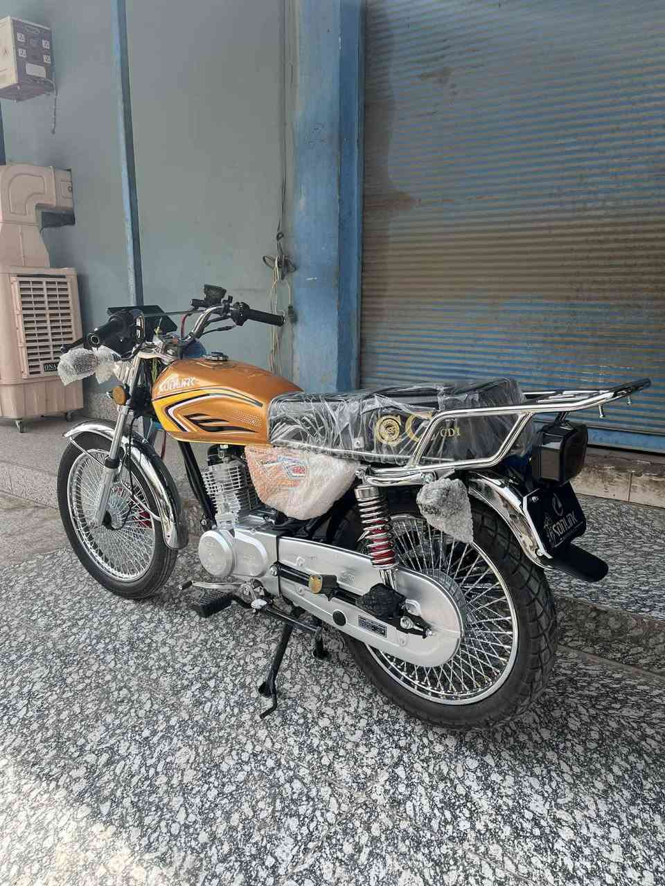 تايكر ٢٠٢٥ اصلي سولنك مو تقليد
قبل ٤ ايام منزله من المعرض كفاله عامه سويجين مري و ورقه كورتونيه ماشيه ٣٠٠ بعده بدهن السحك 
سعر ٨٥٠ وبيه مجال 
مكان بعقوبه الوثبه 
***********
