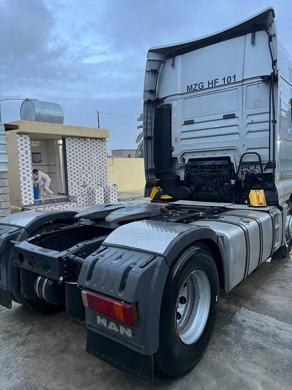 مان البيع 2005 الحجم 430نجكتر
بدون قرص كمرك***********
