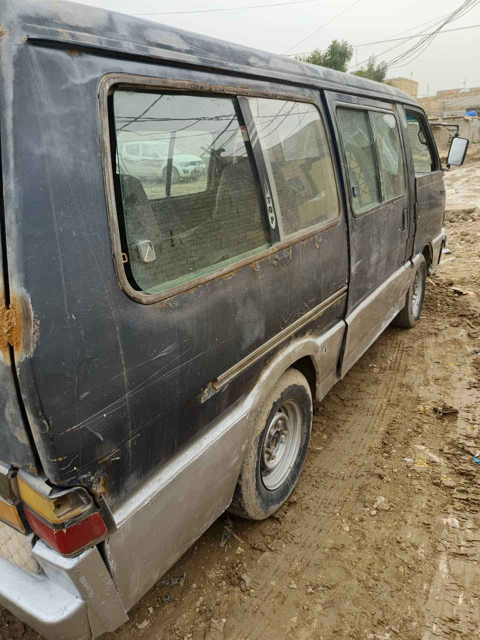 السلام عليكم كيا بستا للبيع رقم احمر بصرة مالكه موجود بل رميثه بس ما واصله ابيع بدون مكينه بيها بدايت بخار بدون تنقيص كير اكسل مكفولات داخل نضيف تخم تاير السعر 16 و بيها مجال بسيط مكان سياره دوانيه مركز لاستفسار ***********
