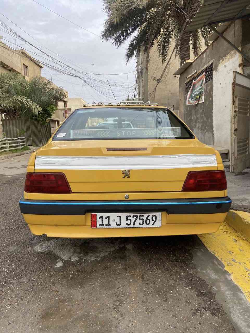 بيجو لميس 2016 السياره الحمدلله لا تنقيص ولا تبخير
السياره جاهزه من كلشي 
السياره خير من الله تبريد كير مكينه بريك صدر دبلات كهربائيات كلها شغاله مكان السياره حي الاعلام شارع البداله ***********
٤٥ وبيها مجال بسيط
