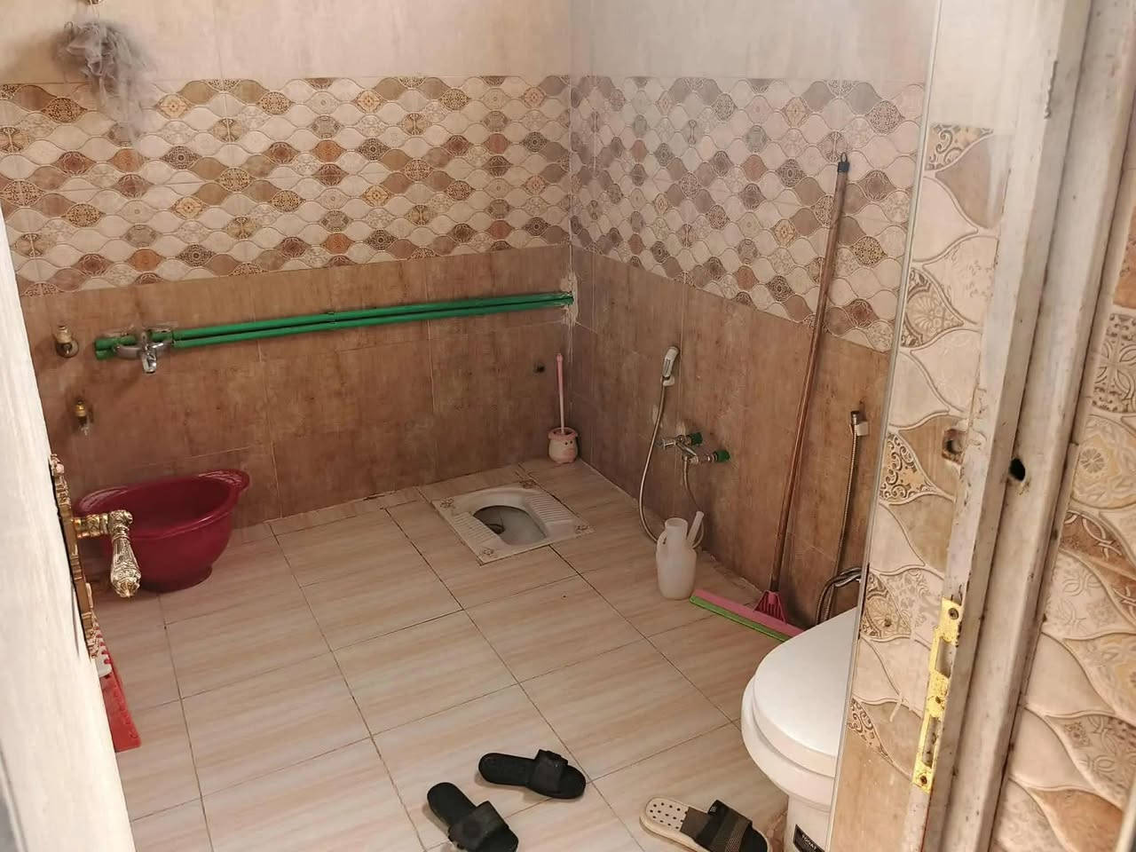 بيت زراعي المساحة 380 متر للبيع 
البناء بلوك  ورف شقق الزيتون مقابل سيد هاشم ابو عرابيد 
غرفة نوم عدد 2
استقبال 12 متر
صالة
مطبخ 
حمام داخلي وخارجي
حديقة
طارمة 100 متر
الارضية بورسلاين هندي
السعر//35


**إذا كنت صاحب هذا الإعلان وتريد حذفه لأي سبب، رجاءا أرسل رسالة إلى الدعم الفني**