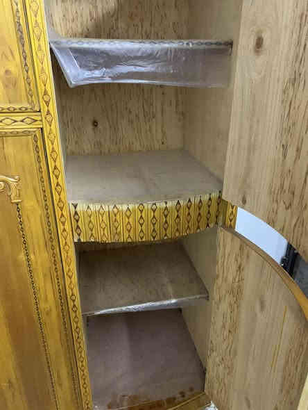 سلام عليكم عندي تخم10مقاعد وكنتور4بيبان نضيف جدا صاج عراقي نضافتة100‎%‎ مع تخم10مقاعد تركي خشب بلوك تركي نضافتة100‎%‎العنوان بغداد الدورة الطعمة للاستفسار الشراي يتصل***********
