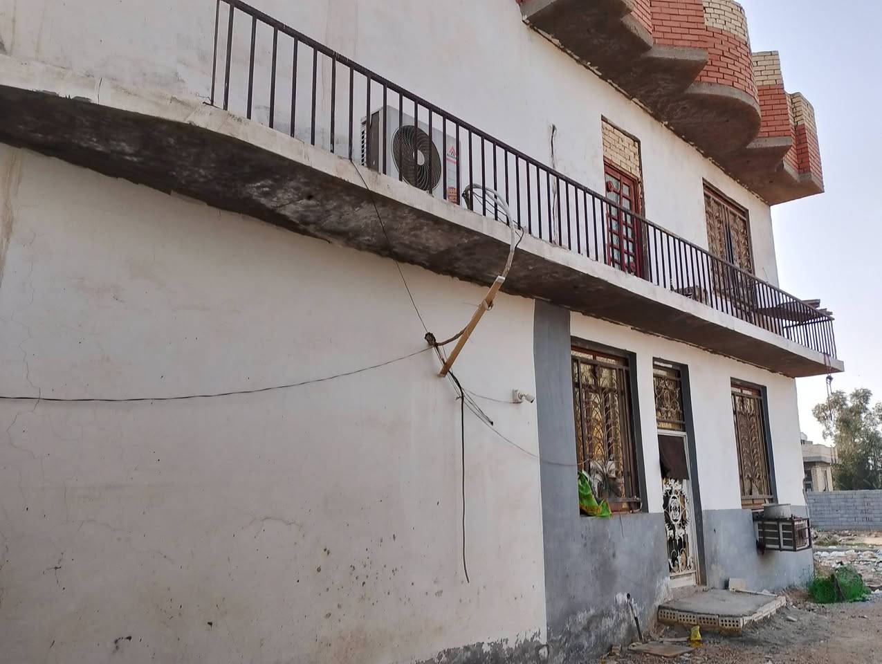 للبيع كربلاء الحر منطقة عرب صالح اليسار  طابو زراعي سند 25 المساحة 200 متر  طابقين دنك قرب المولدة ***********/.     *********** وتساب او اتصال
