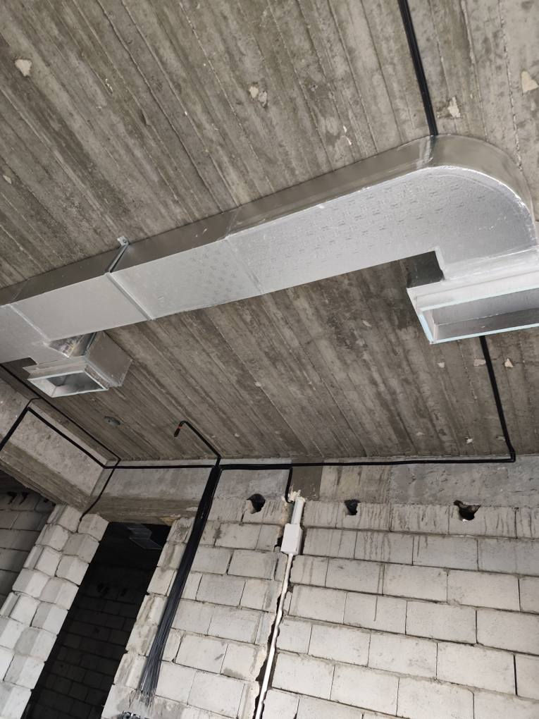 ***********دكتات 🥶🥶 تبريد يماراتي فول كواليتي توزيع هندسي مانع حرار مانع بكتريت عزل صوت للاستفسار *********** خناقين, ديالى
