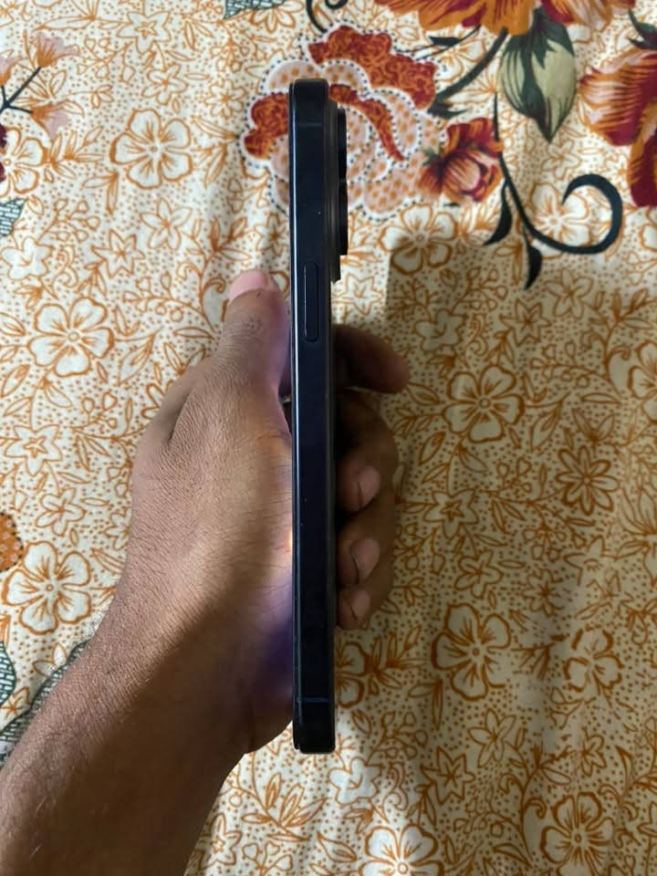 السلاك عليكم ايفون ١٥برو ماكس مبدل شاشه وبطاريه والفيس ايدي متوقف طلبو علي بل ربيعي٥٠ يسوو جهاز ٢٥٦ذامره ماستر شرق اوسط جهاز شاشه مفطره بي وشغال مابي اي عيب يخبلل لمشه تحكمه كله شغال رجاج كامره تعني نت مخابره تصال كله شغال جهاز سعره٥٥٠ وبي مجال قليل رقم راعي الجهاز مكلف بل نشر اني واتساب فقط  *********** ميعجبك جهاز لا تعلق اخويه اشكال اكو بل سوك
