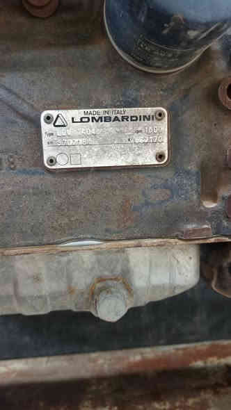 السلام عليكم 
للبيع مولد لمبرديني أربع بستم 
بحالة جيدة
نظافة فول ١٠ كي في
نظام حساسات كاملة وشغالة 
حساس دهن وحساس ماء وكاز
ماء اخضر زيتي 
خزان الكاز بلادي بالشاصي
تشغيل لمس.
كنت مخليها فقط لفحص السبلت بالسيارة.
السعر 15 ورقة 
الموقع بغداد 
هاتف ***********
