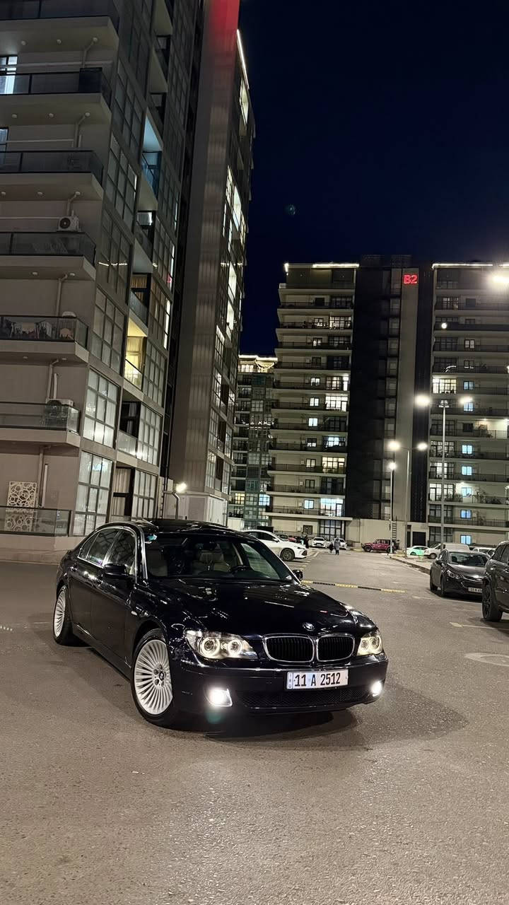 السلام عليكم BMW باخرة من النوادر 730 باب طويل ماشية 190 كيلو كفالة من الضربة فقط صبغ للجمالية السيارة كير مكينة كهربائيات سبانة ما ممدود عليهن روح افحص وين متريد بصمات ثنين البلاديات مالتهة لونهة نيلي بس تباوع عليهة سودة كلش حلو وراقي الون وبالعافية على الصير من قسمتة لان برغي نقص ماكو بيهة كلة جديد منظومة البنزين والماي والصدر والتايرات واذاين مكينة وكير والسيارة فول الفول بوب شفط بردات مكاني بغداد الكرخ 
***********
