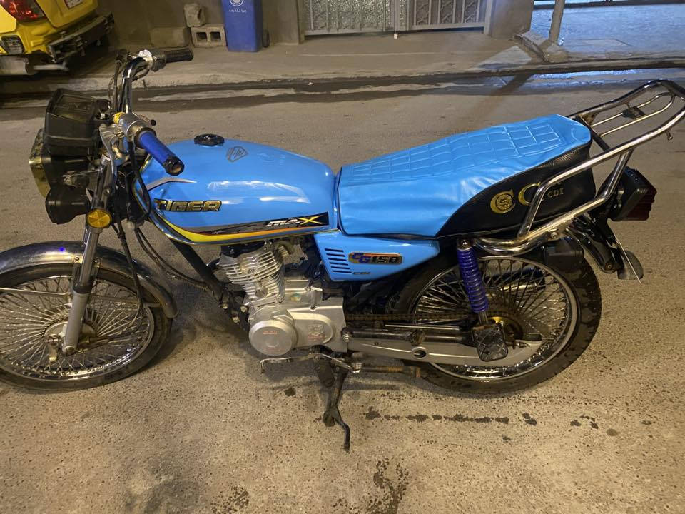 سلام عليكم دراجه نوع تايكر موديل٢١ اوراق كامله ٥ اوراق مكينه مكفوله لا نضوح ولا تبخير تايرات جداد السعر ب٥٢٥ وبيها مجال بسيط حك الجيه مكاني الدوره وهذا رقمي***********
