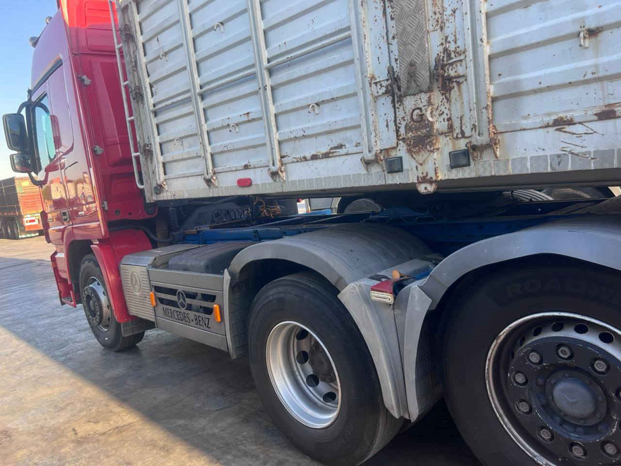 السلام عليكم سيارة للبيع رقم ديالى تحويل ثاني يوم
موديل ٢٠٠٥ حجم ٢٥٤٤ 

مواصفات رتايدر ثلاجه كامرة حساس مكفولة مكينة كير اكسل بشرط بيها جكه ومصلحه 

تخم تاير جاهزة للعمل من كلشي السعر ٥ونص وبيها مجال لشراي 

للستفسار اكثر 

يرجى الاتصال ع الرقم المذكور 

***********
