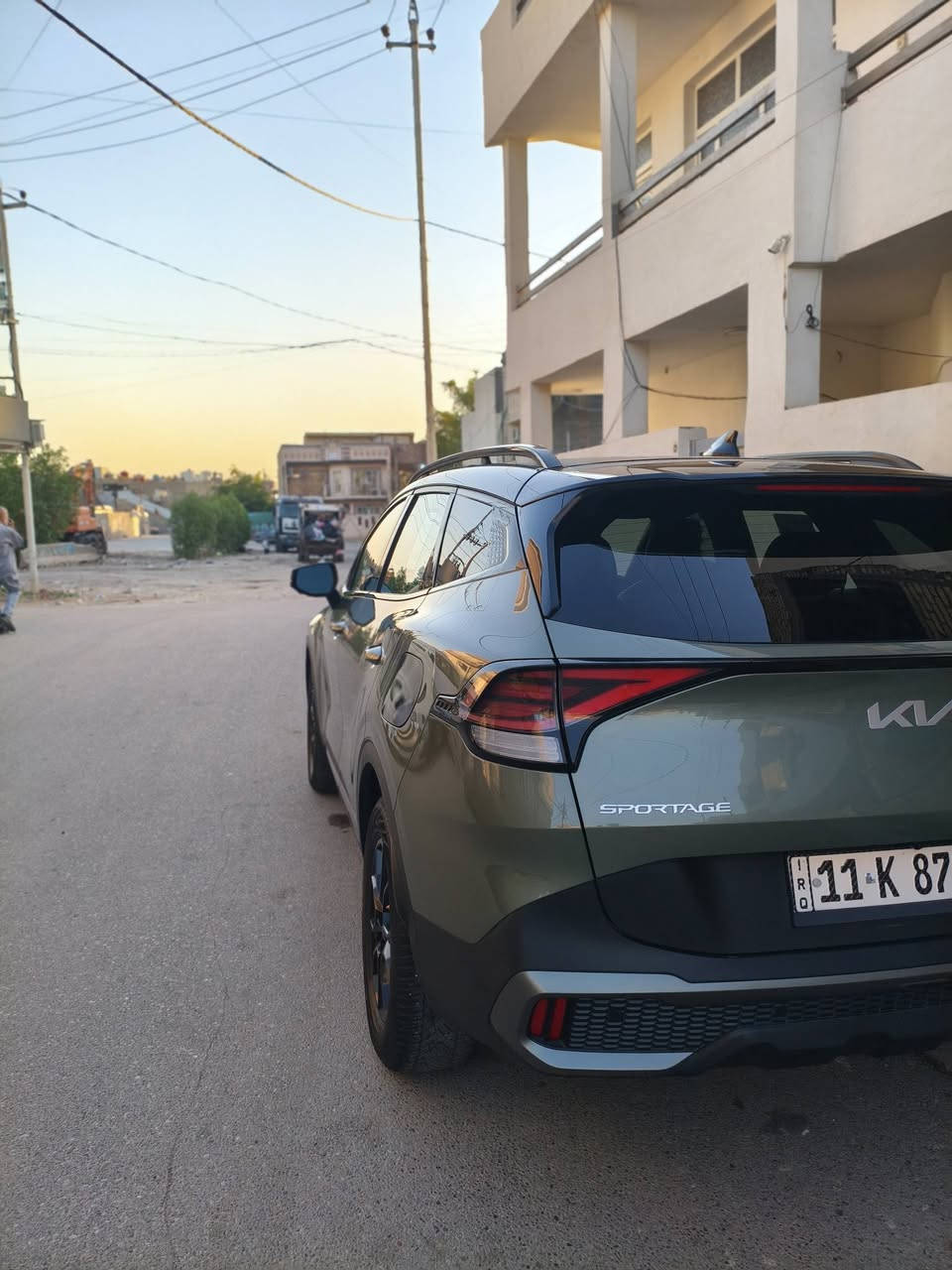 كيا سبورتاج إكس-برو (Kia Sportage X-Pro) الفئة المخصصة للطرق الوعرة،  مع وضعيات قيادة مخصصة. تميز بهيكلها الرياضي
نوع المحرك: 4 أسطوانات سعة 2.5 لتر (تنفس طبيعي).القوة: 187 حصاناً. عزم الدوران: 243 نيوتن متر 
ناقل الحركة: أوتوماتيكي من 8 سرعات.
نظام الدفع: دفع رباعي قياسي (AWD) مع نظام قفل 
عجلات رياضية (ويل) باللون الأسود المطفي قياس 17 بوصة.
مصابيح أمامية وخلفية مميزة بتقنية LED.
نظام تعليق مرتفع ومعزز لتحمل الطرق الوعرة والغير معبدة.
سقف باللون الأسود ) وزجاج بانورامي. 
مقاعد من الجلد الصناعي الفاخر مع إمكانية التدفئة والتهوية.
مقاعد أمامية قابلة للتعديل كهربائياً مع دعم للقطنية.
شاشات عرض مزدوجة متصلة (لوحة العدادات ونظام الترفيه).
دعم كامل لتطبيقات الهاتف الذكي عبر أبل كاربلاي (Apple CarPlay) وأندرويد أوتو (Android Auto).
شحن لاسلكي للهواتف ونظام صوتي فاخر (مثل Harman Kardon).
نظام إضاءة محيطية ونظام تكييف هواء أوتوماتيكي ثنائي المناطق. 
كاميرات محيطية بزاوية 360 درجة لسهولة الركن والمناورة.
نظام التحذير من النقطة العمياء وتجنب الاصطدام الخلفي.
مساعد البقاء في المسار ونظام تثبيت السرعة التكيفي.
نظام الفرملة التلقائية في حالات الطوارئ مع رصد المشاة. 
حادث فقط ربع بنيد بدون دواخل ***********
