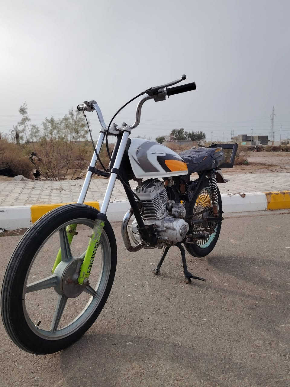 سلام عليكم دراجة للبيع محرك بارت تانكي جديد تايرت جدد محرك نضيف دراجة أدوات مكاني واسط قضاء الحي سعر 250 رقم تلفوني *********** واتساب
